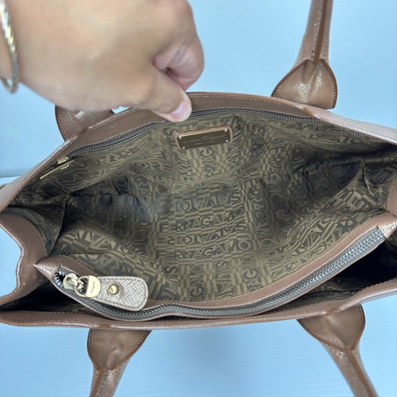 Salvatore Ferragamo Satchel - Picture 11 of 17